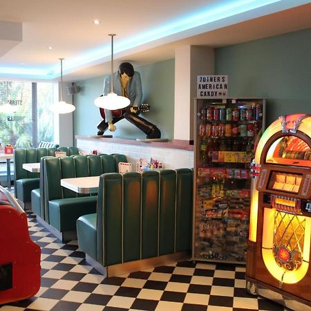7Hotel Diner Halstead  Buitenkant foto