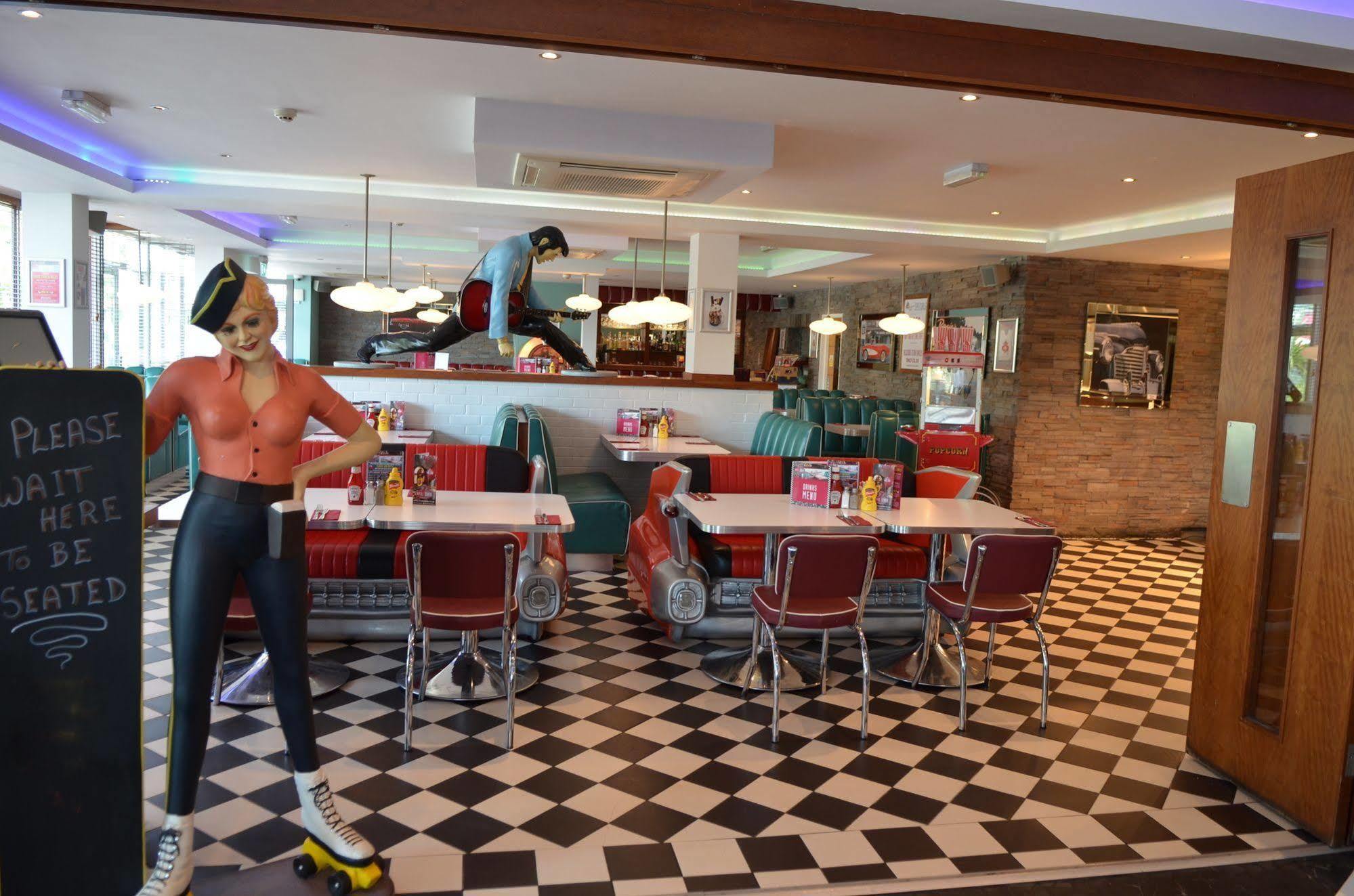 7Hotel Diner Halstead  Buitenkant foto