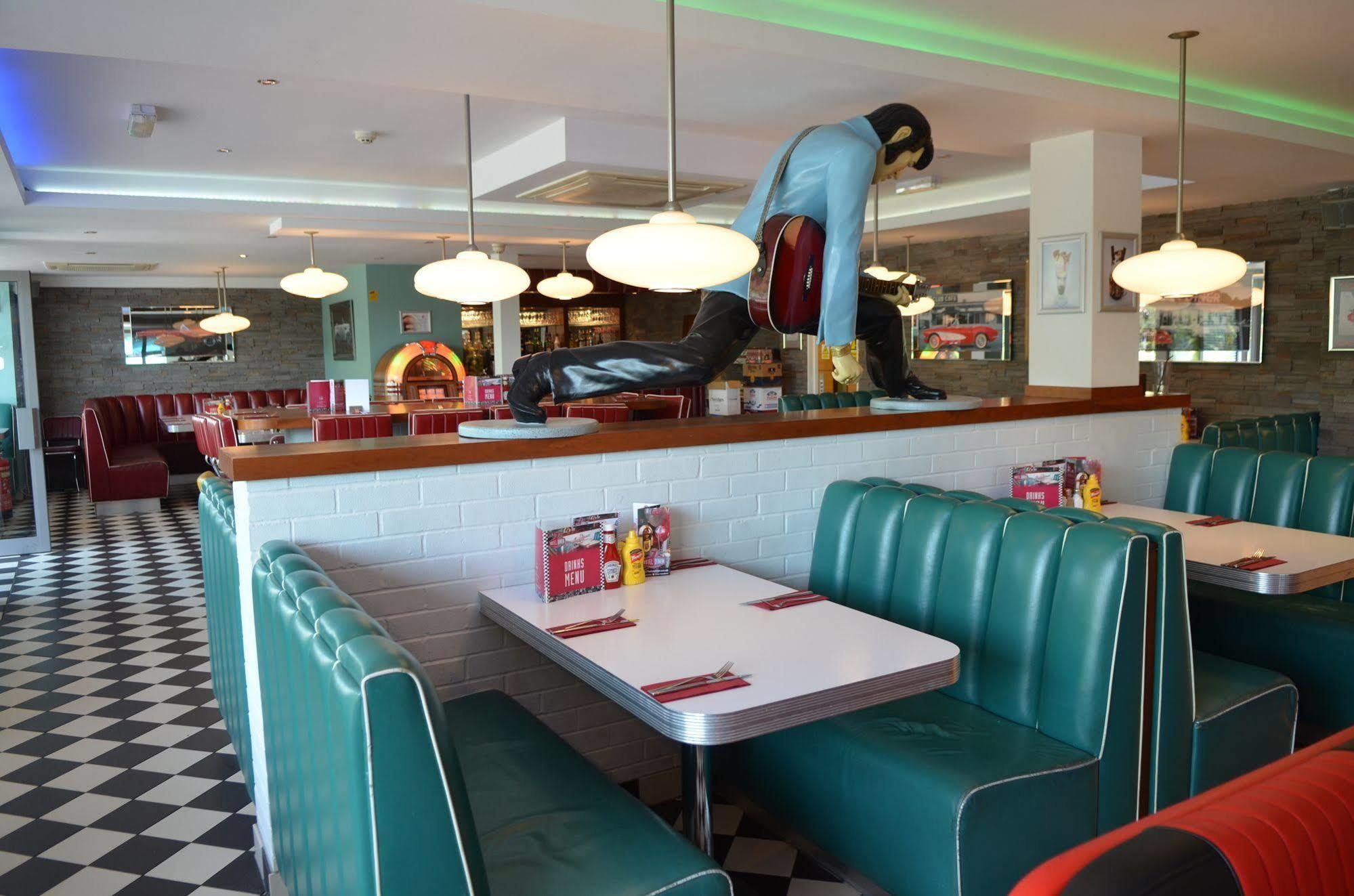 7Hotel Diner Halstead  Buitenkant foto